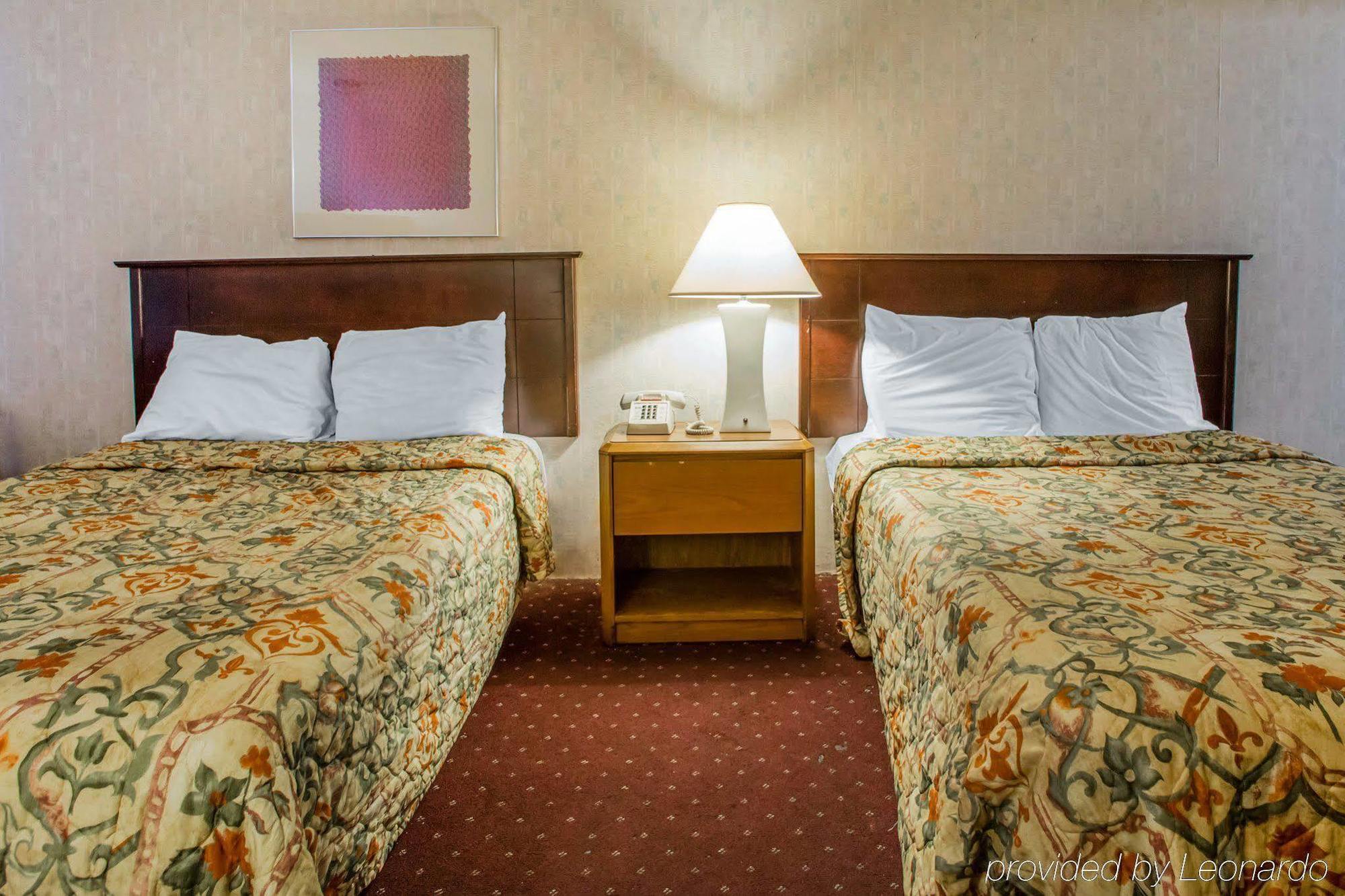 Rodeway Inn Parkway Galloway Exteriér fotografie